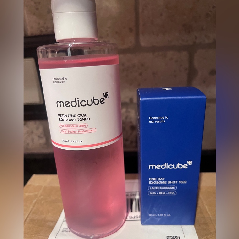 Medicube Pink Cica Soothing Toner - AND 7500 Micro-Needling One Day Exosome Shot